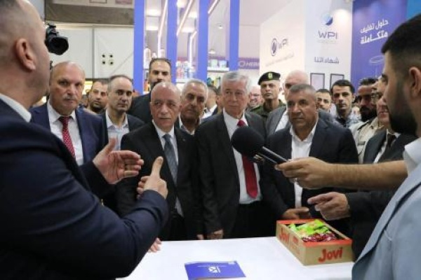 وزير الصناعة يفتتح فعاليات النسخة السابعة من معرض الغذاء في فلسطين 2026 وزير الصناعة يفتتح فعاليات النسخة السابعة من معرض الغذاء في فلسطين 2026