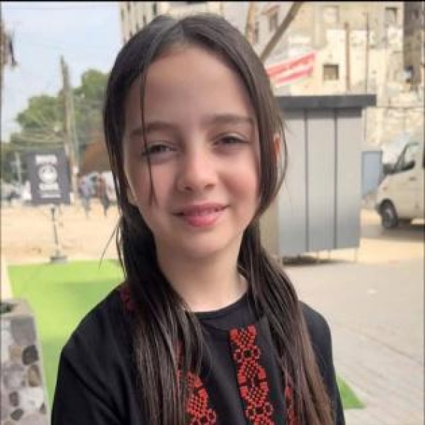 نسرين سكيك طفلة من غزة تتأهل لنهائيات جائزة عالمية لصناع المحتوى