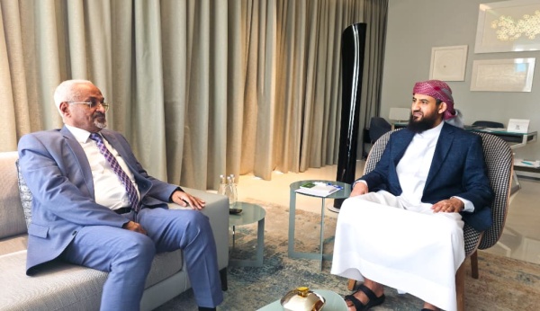 المحر مي يلتقي وزير الإدارة المحلية ويؤكد دعم تمكين السلطات المحلية وتعزيز الحوكمة اللامركزية