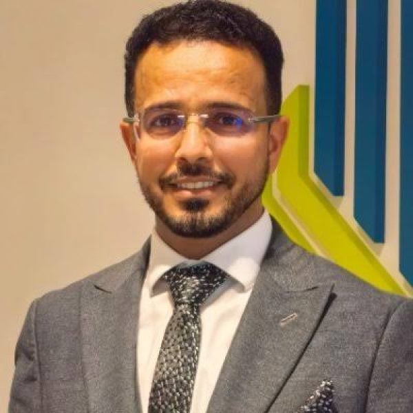 هجوم سيبراني وضربة قرب دار الرئاسة صحفي يتحدث عن اختراق أمني جديد في صنعاء هجوم سيبراني وضربة قرب دار الرئاسة صحفي يتحدث عن اختراق أمني جديد في صنعاء