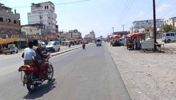 أمن لحج يضبط متهما باشتباك خل ف قتيلا وجريحين أمن لحج يضبط متهما باشتباك خل ف قتيلا وجريحين