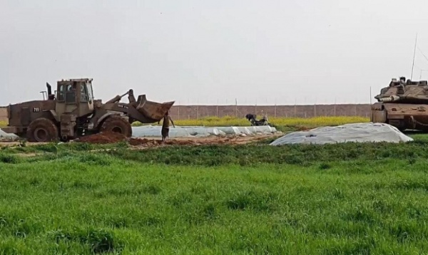سلطات العدو الإسرائيلي تواصل شق المزيد من الطرق الالتفافية لتعزيز الاستيطان في الضفة الغربية سلطات العدو الإسرائيلي تواصل شق المزيد من الطرق الالتفافية لتعزيز الاستيطان في الضفة الغربية