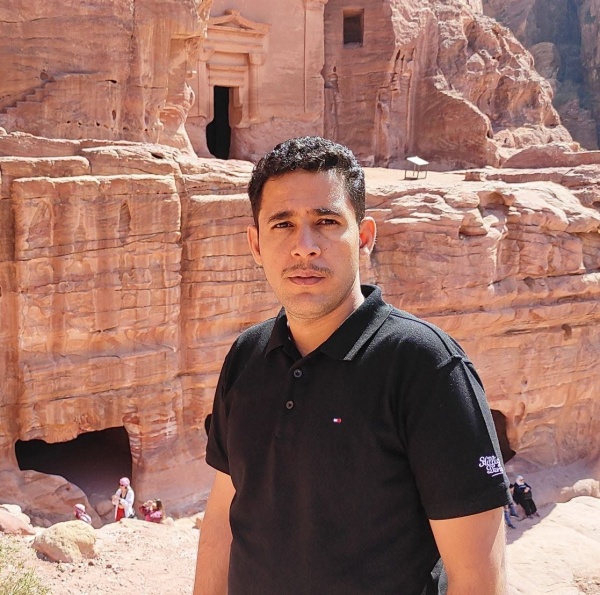 فواز الحنشي تسطيح وعي الشعب الجنوبي يخدم أجندات ضيقة ويشتت الاهتمام بالقضايا المصيرية فواز الحنشي تسطيح وعي الشعب الجنوبي يخدم أجندات ضيقة ويشتت الاهتمام بالقضايا المصيرية