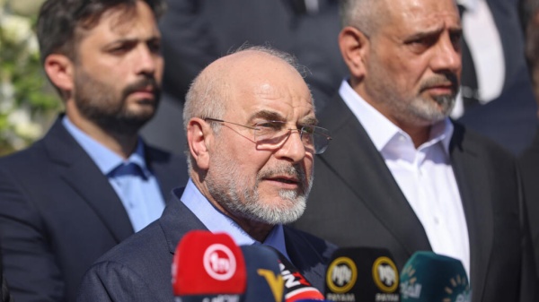 رئيس البرلمان الإيراني يدعو إلى خفض استهلاك الغاز بنسبة 10 في المئة مع اقتراب الشتاء