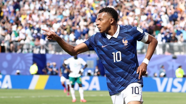 كأس العالم تاريخي ومميز كيليان مبابي سيخوض أمام العراق مباراته الدولية الـ100 كأس العالم تاريخي ومميز كيليان مبابي سيخوض أمام العراق مباراته الدولية الـ100