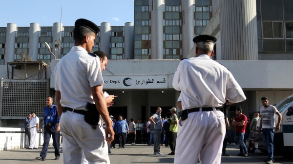 18 قتيلا غالبيتهم أطفال في اصطدام شاحنتي نقل عمال في مصر مصدر طبي 18 قتيلا غالبيتهم أطفال في اصطدام شاحنتي نقل عمال في مصر مصدر طبي