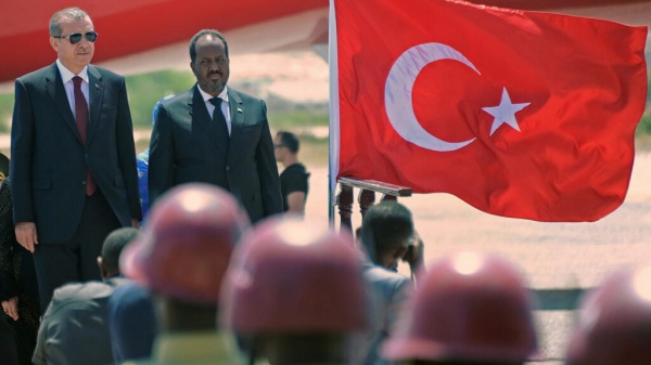 تركيا تخاطر برصيدها من التأييد في الصومال بانجرارها إلى صراعاته