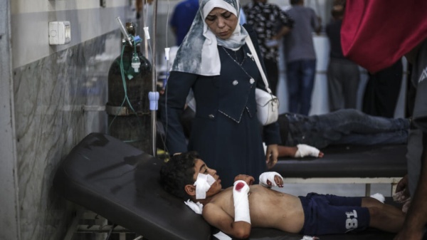 مقتل عشرة أشخاص بينهم أطفال في غارات إسرائيلية على غزة الدفاع المدني مقتل عشرة أشخاص بينهم أطفال في غارات إسرائيلية على غزة الدفاع المدني