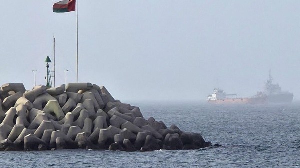 إيران تعلن إبقاء هرمز مغلقا رغم محادثاتها مع ع مان لإنشاء ممر ملاحي موقت إيران تعلن إبقاء هرمز مغلقا رغم محادثاتها مع ع مان لإنشاء ممر ملاحي موقت