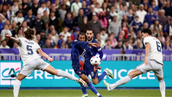 دوري الأمم الأوروربية المنتخب الفرنسي يتعادل مع إيطاليا في أول مباراة لزيدان على أرضه دوري الأمم الأوروربية المنتخب الفرنسي يتعادل مع إيطاليا في أول مباراة لزيدان على أرضه