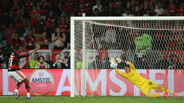كأس ليبرتادوريس إستوديانتيس يجرد فلامنغو من اللقب ويبلغ النهائي كأس ليبرتادوريس إستوديانتيس يجرد فلامنغو من اللقب ويبلغ النهائي