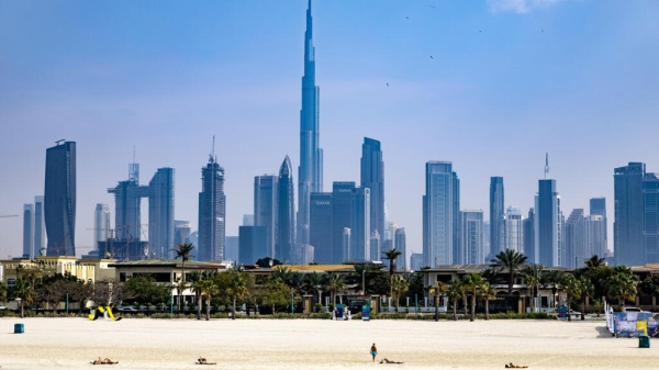 دبي تمنح الإقامة الذهبية لمعلمين وتربويين في اليوم العالمي للمعلم