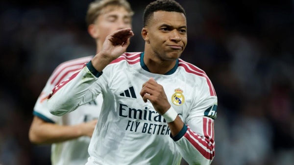 بطولة إسبانيا ريال مدريد يرد على برشلونة قبل الكلاسيكو بفوز كبير على إشبيلية 4 1 بينها ثنائية لمبابي