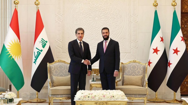 رئيس إقليم كردستان العراق يزور دمشق ويبحث مع الشرع ملف دمج المؤسسات الكردية رئيس إقليم كردستان العراق يزور دمشق ويبحث مع الشرع ملف دمج المؤسسات الكردية