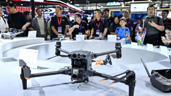 ترامب يفرض رسوما جمركية على المسي رات المستوردة تهدف إلى دعم الصناعة المحلية ترامب يفرض رسوما جمركية على المسي رات المستوردة تهدف إلى دعم الصناعة المحلية