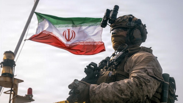الجيش الأميركي يواصل قصف إيران وطهران تستهدف الكويت مجددا الجيش الأميركي يواصل قصف إيران وطهران تستهدف الكويت مجددا