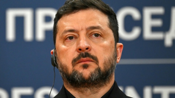زيلينسكي يرفض الانتخابات في أوكرانيا في ظل الحرب مح ذرا من أن إجراءها سيشق الصف زيلينسكي يرفض الانتخابات في أوكرانيا في ظل الحرب مح ذرا من أن إجراءها سيشق الصف