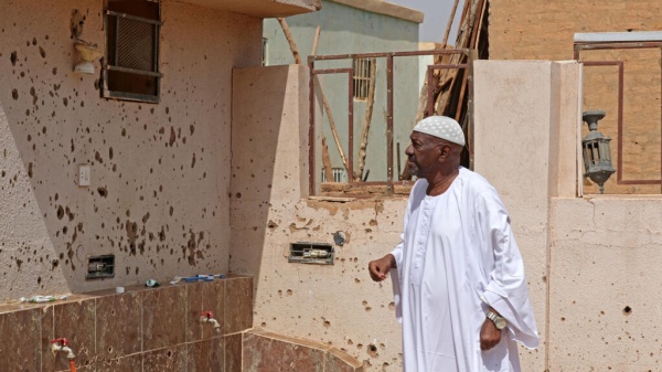 سودانيون في الخرطوم يأسفون للعودة إلى عاصمة تنقصها مقومات الحياة سودانيون في الخرطوم يأسفون للعودة إلى عاصمة تنقصها مقومات الحياة