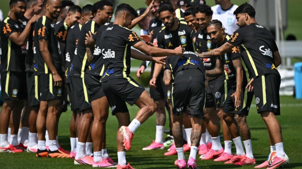 مونديال 2026 لاعبو البرازيل يحتفلون بالتمرين الأول لنيمار