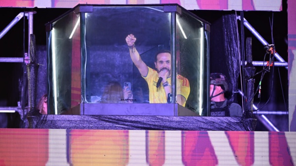 فوز اليميني أبيلاردو دي لا إسبريا المدعوم من ترامب برئاسة كولومبيا يشعل احتجاجات فوز اليميني أبيلاردو دي لا إسبريا المدعوم من ترامب برئاسة كولومبيا يشعل احتجاجات