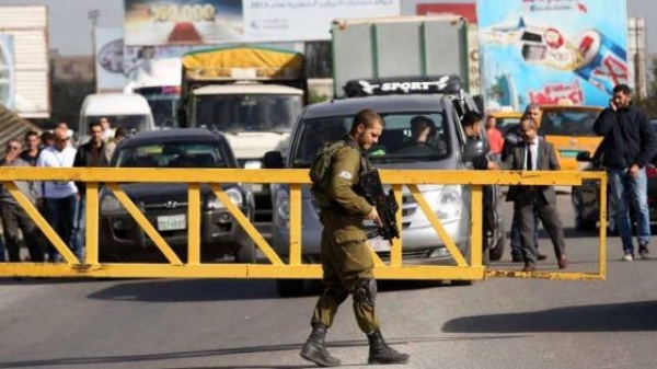 الاحتلال يغلق كافة الحواجز العسكرية المحيطة بمدينة نابلس الساعة 6 مساء