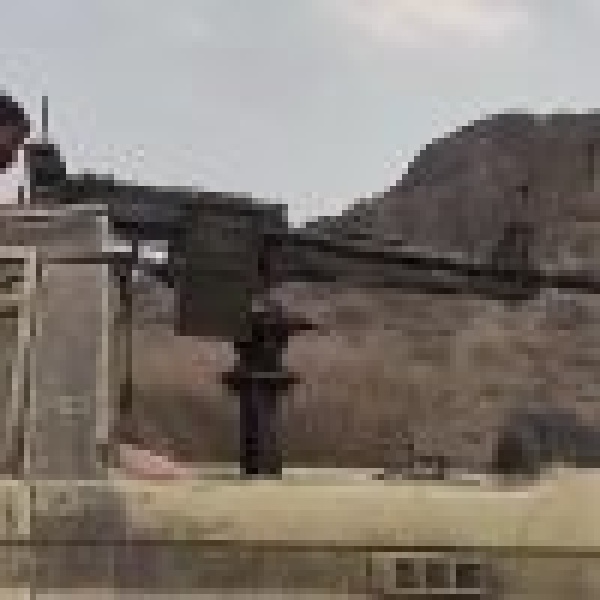القوات المسلحة اليمنية تصد هجوم ا لميليشيا الحوثي الإرهابية قرب مطار ذوباب وتكبدها خسائر كبيرة في الأرواح والعتاد القوات المسلحة اليمنية تصد هجوم ا لميليشيا الحوثي الإرهابية قرب مطار ذوباب وتكبدها خسائر كبيرة في الأرواح والعتاد