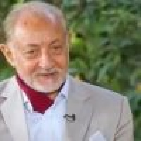 وفاة الفنان المصري عبدالعزيز مخيون عن 83 عام ا