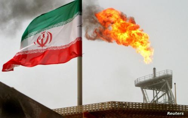 إيران تلوح بالنووي وسط توجه أميركي لتشديد العقوبات الاقتصادية إيران تلوح بالنووي وسط توجه أميركي لتشديد العقوبات الاقتصادية