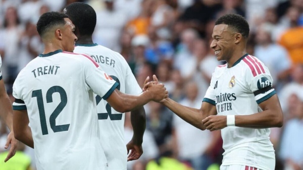 ريال مدريد يكتسح ملقة برباعية ويعتلي صدارة الدوري الإسباني ريال مدريد يكتسح ملقة برباعية ويعتلي صدارة الدوري الإسباني