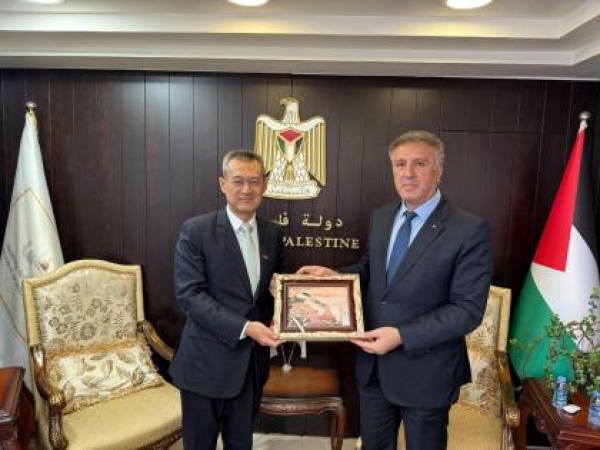الوزير عساف يستقبل السفير الصيني ويبحث معه تعزيز التعاون الإعلامي الوزير عساف يستقبل السفير الصيني ويبحث معه تعزيز التعاون الإعلامي