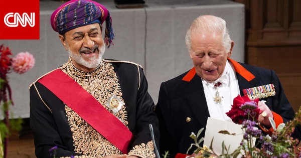 قرأه بالعربية الملك تشارلز يقتبس بيت شعر باستقبال سلطان ع مان