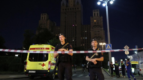 روسيا ثلاثة قتلى و21 جريحا في انفجار بموسكو والجيش يعلن تدمير مئات المسي رات الأوكرانية روسيا ثلاثة قتلى و21 جريحا في انفجار بموسكو والجيش يعلن تدمير مئات المسي رات الأوكرانية