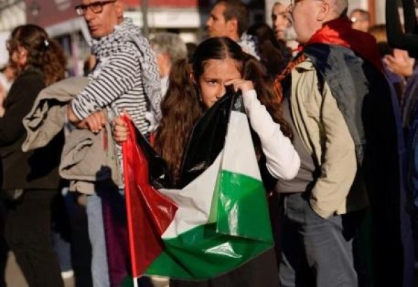 باريس تمنح المواطنة الفخرية للمدنيين والصحفيين الفلسطينيين
