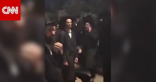 أعمال شغب غير مسبوقة عشرات الحريديم يحاصرون منزل قاض إسرائيلي