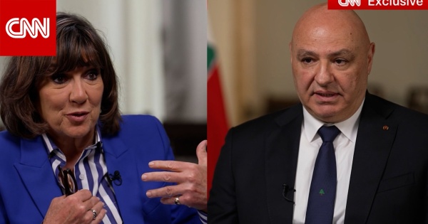 هل ما بيدك حيلة مذيعة cnn تسأل الرئيس اللبناني من القصر على وقع القصف الإسرائيلي