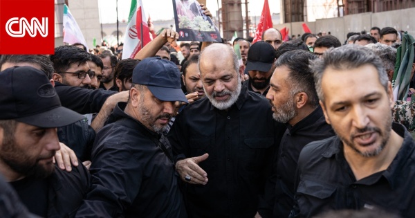 جنازة خامنئي ظهور جديد لقائد الحرس الثوري وشاعر إيراني يهاجم ترامب بقصيدة لاذعة