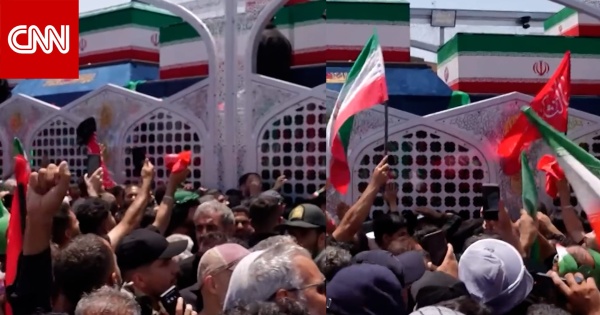 حشود في طهران تود ع خامنئي وسط هتافات غاضبة ودعوات للانتقام