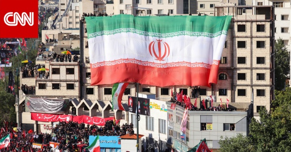 إيران ترسل تحذير ا لدول الجوار بعد الضربات الأمريكية إيران ترسل تحذير ا لدول الجوار بعد الضربات الأمريكية