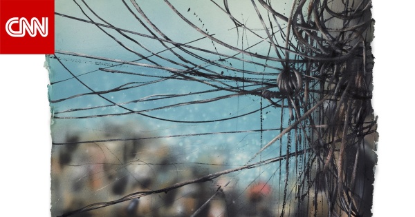 أسلاك كهرباء بيروت المتشابكة رس امة لبنانية تحو ل فوضى المدينة إلى أعمال فنية أسلاك كهرباء بيروت المتشابكة رس امة لبنانية تحو ل فوضى المدينة إلى أعمال فنية