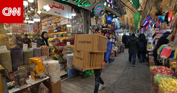 إعلام إيراني أسعار المواد الغذائية تضاعفت 3 مرات بسبب الحرب