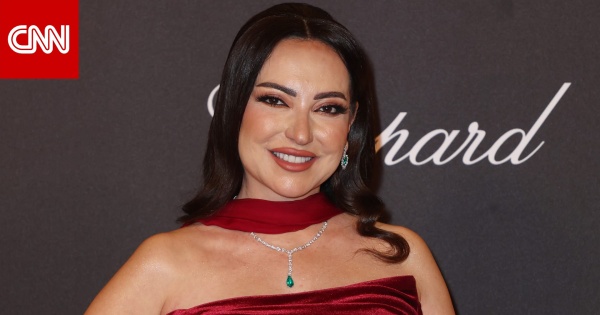 سوريا أمل عرفة وعبدالمنعم عمايري يحتفلان بتخرج ابنتهما سلمى سوريا أمل عرفة وعبدالمنعم عمايري يحتفلان بتخرج ابنتهما سلمى