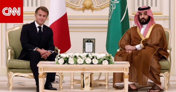 ماكرون يلتقي محمد بن سلمان في السعودية ماذا جرى في الزيارة غير المعلنة مسبق ا
