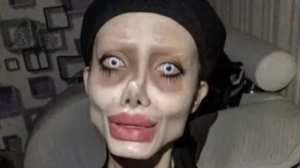 أنجلينا جولي الزومبي تكشف وجهها الحقيقي أنجلينا جولي الزومبي تكشف وجهها الحقيقي