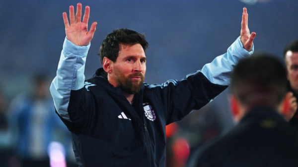 ميسي يودع المنتخب الأرجنتيني بعد مسيرة دولية استمرت 21 عاما ميسي يودع المنتخب الأرجنتيني بعد مسيرة دولية استمرت 21 عاما