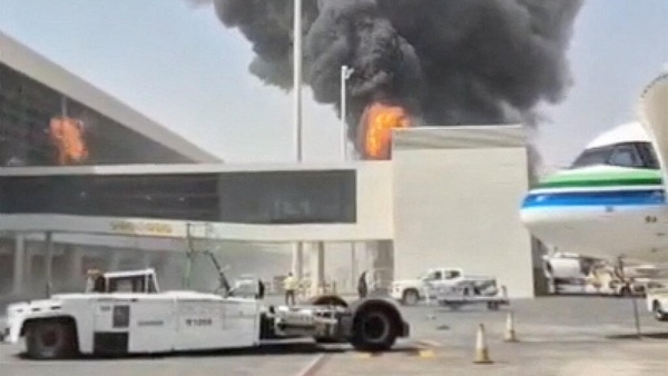 هجمات جديدة على مطارات سعودية بعد مقتل 13 شخصا في قصف الرياض وتصعيد في اليمن