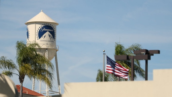 سوف تقوم شركة باراماونت بتأخير إغلاق عملية الاستحواذ على شركة warner لعدة أشهر بينما ينظر القاضي في تحدي الولايات سوف تقوم شركة باراماونت بتأخير إغلاق عملية الاستحواذ على شركة warner لعدة أشهر بينما ينظر القاضي في تحدي الولايات