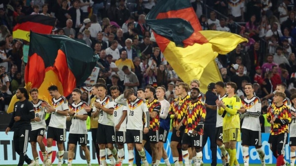 دوري الأمم الأوروبية كلوب يحقق فوزه الأول مع ألمانيا والبرتغال تواصل انتصاراتها في غياب رونالدو دوري الأمم الأوروبية كلوب يحقق فوزه الأول مع ألمانيا والبرتغال تواصل انتصاراتها في غياب رونالدو
