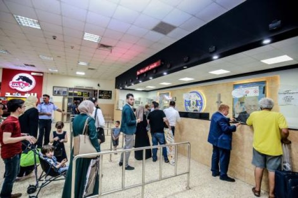 تمديد ساعات العمل للقادمين يومي الأحد والخميس اعتبارا من الأسبوع المقبل تمديد ساعات العمل للقادمين يومي الأحد والخميس اعتبارا من الأسبوع المقبل