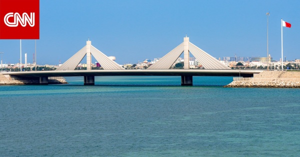 البحرين تطلق صفارات الإنذار بعد إعلان إيران عن مهاجمة الأسطول الخامس الأمريكي