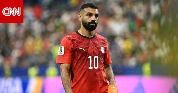 تصرف لافت من فنان أمريكي تجاه محمد صلاح خلال مباراة مصر وأستراليا تصرف لافت من فنان أمريكي تجاه محمد صلاح خلال مباراة مصر وأستراليا